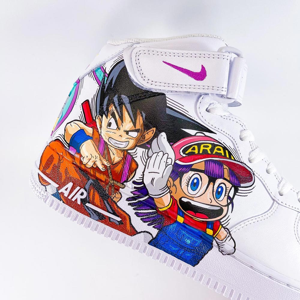 Malowanie butów sportowych nike farbami akrylowymi tarrago. Custom Anime, MANGA.