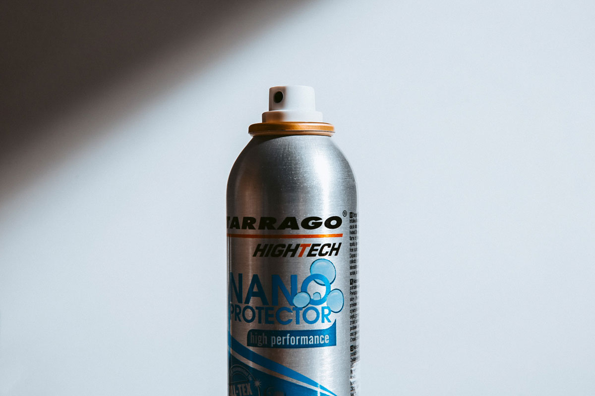 Tarrago Nano Protector - niebieski impregnat do butów, skór, zamszu, nubuku oraz materiałów. Impregnaty do obuwia przeciw wilgoci i zabrudzeniom.