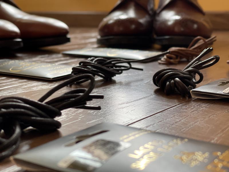 Ciemno brązowe sznurówki do butów eleganckich, klasycznych oksfordów, brogsów i trzewików. GYW. 