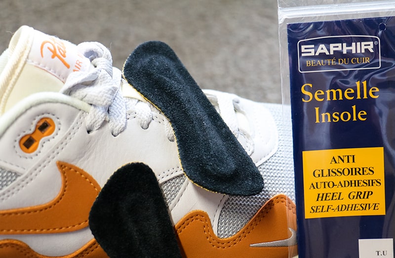 Samoprzylepne skórzane zamszowe zapiętki do butów. Miękkie, wykonane w 100% ze skóry w kolorze czarnym