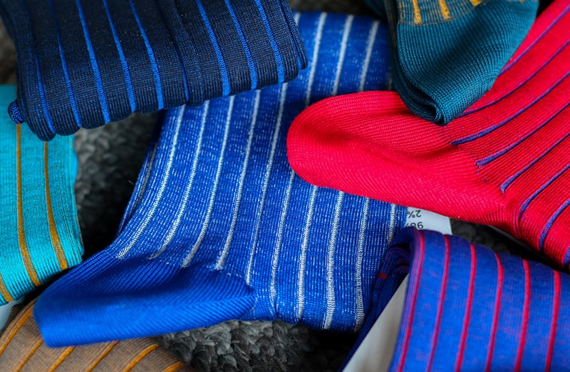 Skarpety, skarpetki, podkolanówki Shadow do garnituru - niebieskie z białymi wydzieleniami, idealne na prezent