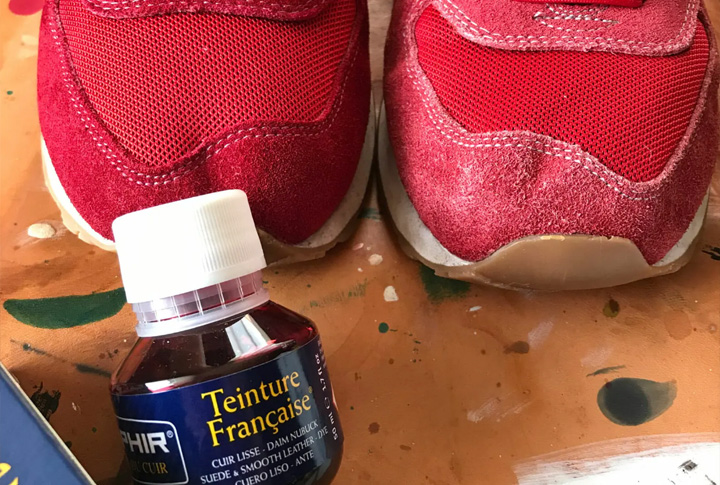 Odnowienie koloru zamszu i nubuku. Renowacja zamszowych, nubukowych butów barwnikami saphir teinture francaise.