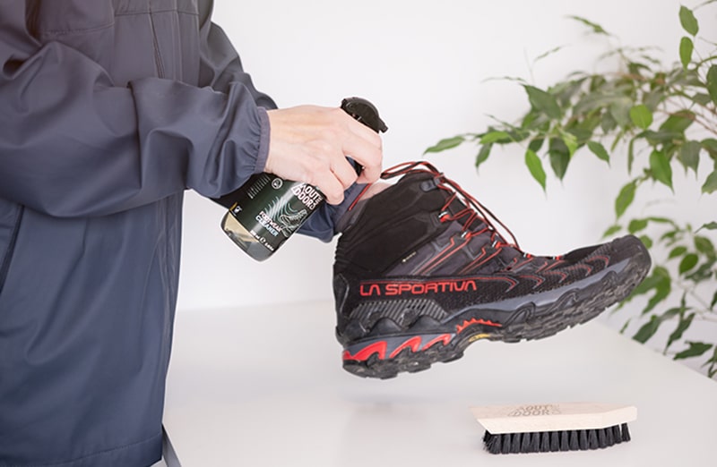 Naturalny preparat do pielęgnacji obuwia z siatki, skóry i nubuku