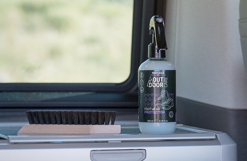 Ochrona obuwia przed wilgocią – spray hydrofobowy do każdego rodzaju butów