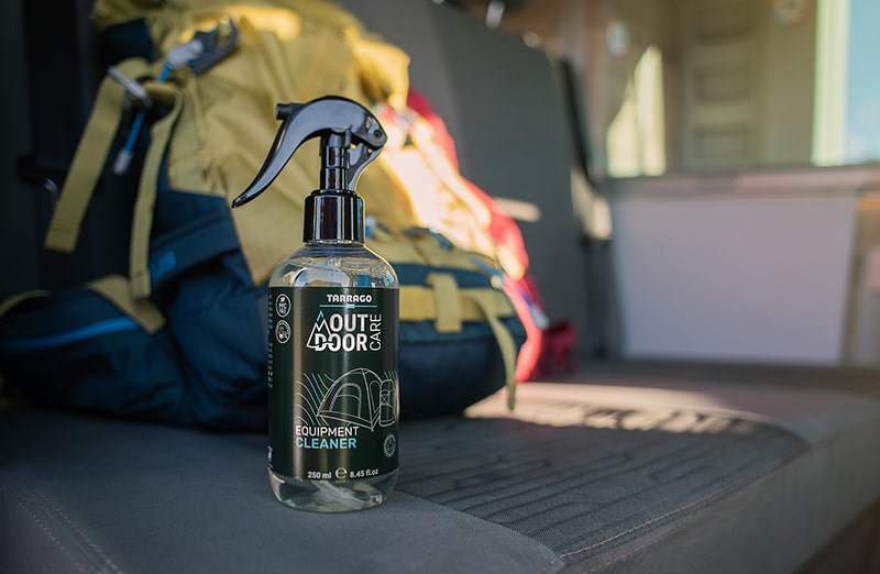Spray do pielęgnacji sprzętu turystycznego – szybka i łatwa aplikacja