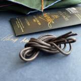 Luksusowe sznurowadła do butów. Brązowe, cienkie, woskowane sznurówki 2mm. Saphir Medaille Dor Luxury Laces Dark Brown.