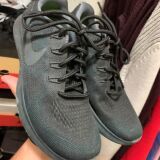 Czarne okrągłe sznurowadła, idealne do nike jordan 11