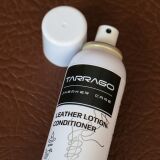 Sneaker Leather Lotion Conditioner to ekologiczny balsam ochronny, który doskonale pielęgnuje i chroni naturalne skóry gładkie, syntetyczne, lakierowane oraz winylowe