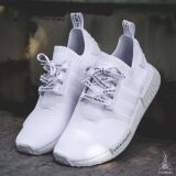 Białe sznurowadła płaskie do butów Adidas Ultra Boost. Sznurówki do customizacji sneakersów.