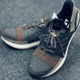 Odblaskowe płaskie sznurowadła czarne,  stworzone  do popularnych modeli Nike air max 90
czy innych modeli Nike