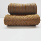 Eleganckie skarpety garniturowe i podkolanówki w klasycznych wzorach możesz nosić zarówno do garnituru, jak i do spodni jeansowych czy ulubionych chinosów.
