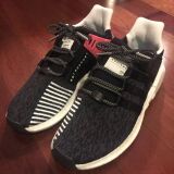 Czarne odblaskowe okrągłe sznurowadła do sneakersów. Sznurowadła do Adidas Yeezy boots. Sznurówki do butów do biegania, sznury, lace, laces. Custom, customizacja. Rzemyki, rzemienie. Sznurófki. Sznuruwki. Czarne odblaskowe sznurówki Lacelab. Odblaskowe czarne sznurowadła Lace lab.