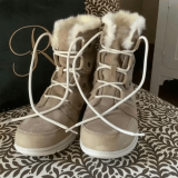 Beżowe Sznurófki. Sznuruwki. Beżowe sznurówki Lacelab. Beżowe sznurowadła Lace lab.