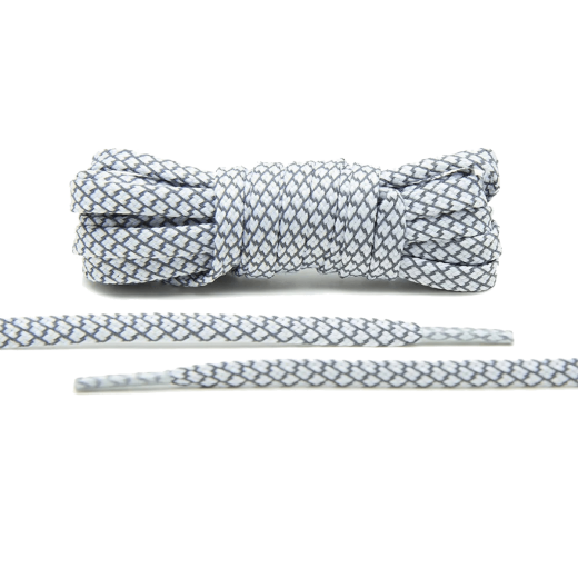 Odblaskowe płaskie sznurowadła białe,  stworzone  do popularnych modeli Nike air max 90s
czy innych modeli nike, adidas