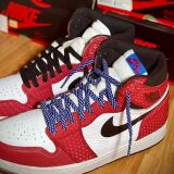 Niebieskie odblaskowe płaskie sznurowadła do sneakersów. Sznurowadła do nike air max, jordanów. Sznurówki do butów do biegania, sznury, lace, laces. Custom, customizacja. Rzemyki, rzemienie. Sznurófki. Sznuruwki. Niebieskie odblaskowe sznurówki Lacelab. Odblaskowe niebieskie sznurowadła Lace lab.