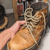 Jasnobrązowe okrągłe sznurowadła do sneakersów. Sznurowadła do Adidas Yeezy boots. Sznurówki do butów do biegania, sznury, lace, laces. Custom, customizacja. Rzemyki, rzemienie. Sznurófki. Sznuruwki. Jasnobrązowe sznurówki Lacelab. Jasnobrązowe sznurowadła Lace lab.