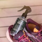 Ekologiczny dezodorant w sprayu do trudnych do prania akcesoriów sportowych