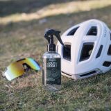 Equipment Sport Deo to szybki i skuteczny dezodorant w sprayu, stworzony z myślą o neutralizacji nieprzyjemnych zapachów z akcesoriów i sprzętu sportowego