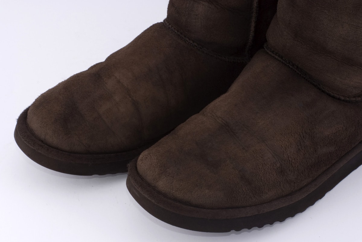 Zregenerowany brązowy zamszu butów UGG